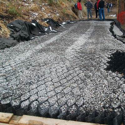 Griglia di terra di geocelle in HDPE in plastica per la stabilizzazione della pendenza Distanza di saldatura 330 mm-1000 mm