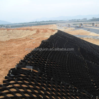 Griglia di terra di geocelle in HDPE in plastica per la stabilizzazione della pendenza Distanza di saldatura 330 mm-1000 mm