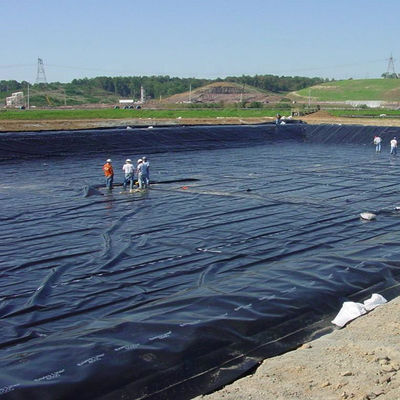 Rivestimento di stagno con geomembrana di superficie liscia o tessuta in HDPE per il progetto di diga in Sudafrica