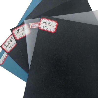 0.5mm Nero HDPE Geomembrane Liner per stagno di allevamento di gamberetti pesci entrambi i lati tessuto / liscio