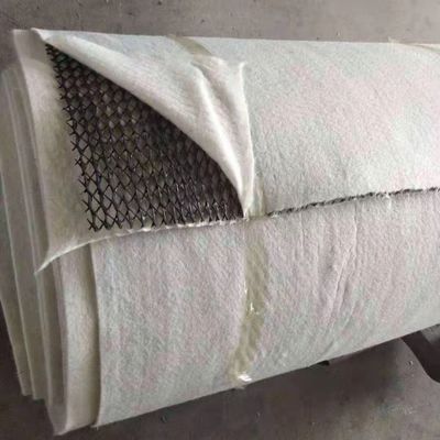 Geonet di drenaggio composito con geotessile al centro Spessore 8 mm Nero Bianco Larghezza 4 m