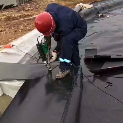 Geomembrana HDPE a superficie doppia liscia/doppia trama per rivestimento impermeabile di stagno in plastica
