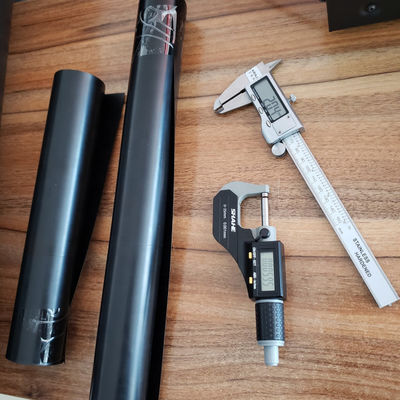 Fogli di geomembrana di HDPE liscia per rivestimenti impermeabilizzanti per stagni lunghezza 50-200m Anti-UV