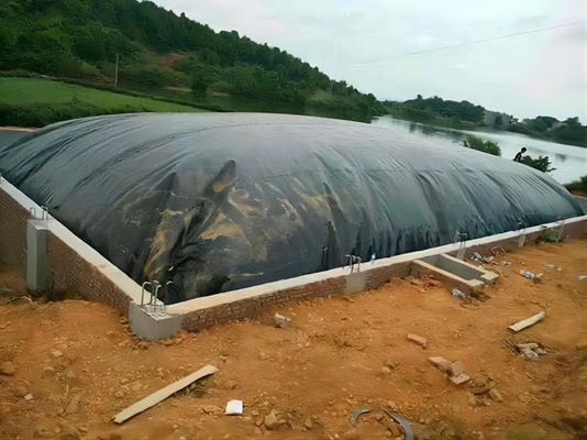 Geomembrana liscia HDPE Pond Liner 1mm 2mm Anti-punzione Resistenza alle lacrime Resistenza ai raggi UV