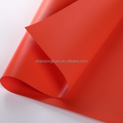 650 gsm Telaio rivestito in PVC per camion Tenda Conteggio di filati 500D-1500D Rollo di tela di plastica