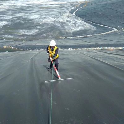 ASTM GRI-GM13 Geomembrana in HDPE standard da 1 mm per applicazioni in stagni di pesce e discariche