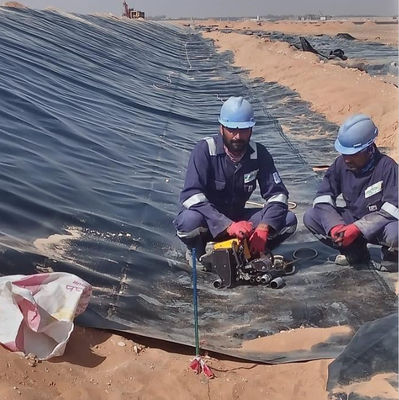 Fogli di geomembrana in HDPE standard ASTM GRI-GM13 per stagno di acquacoltura di larghezza da 1m a 8m