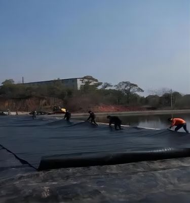 Geomembrana liscia prefabbricata Geomembrana testurizzata 2 mm per progettazione impermeabile in HDPE