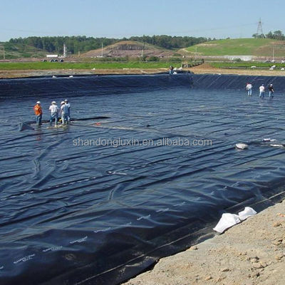 Geomembrana in HDPE a superficie liscia e doppia nera da 0,5 mm per stagni di pesce di laghi e dighe